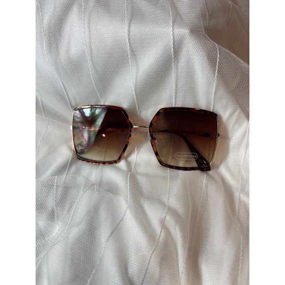 Tortoise Sunglasses Lost‎ Interest main image 6